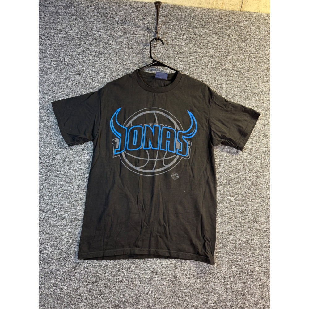 NBA Detroit Pistons Jonas Jerebko 33 Graphic T-Shirt Mens Medium Black Blue Tee